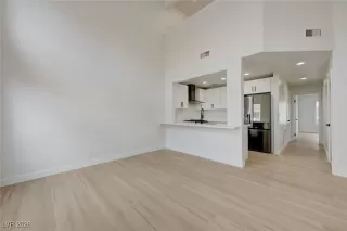 Photo #6: 2746762 Listing 