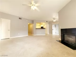 Photo #3: 2746773 Listing