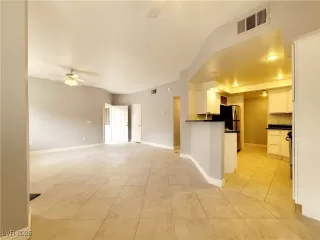 Photo #4: 2746773 Listing