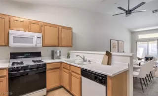 Photo #4: 2746785 Listing