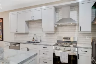 Photo #5: 2746815 Listing 