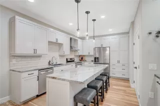 Photo #6: 2746815 Listing 