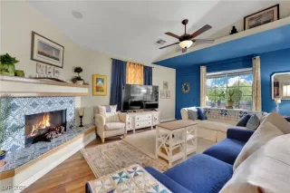 Photo #6: 2746820 Listing