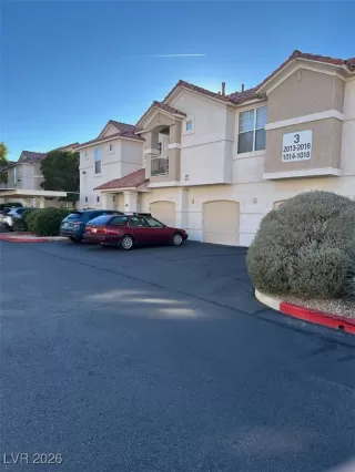 Photo #2: 2746837 Listing