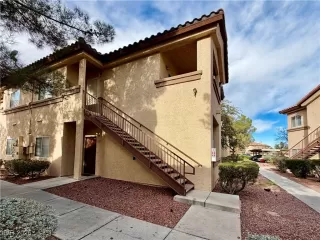 Photo #3: 2746843 Listing