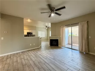 Photo #4: 2746843 Listing