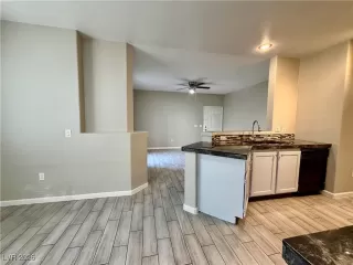 Photo #6: 2746843 Listing