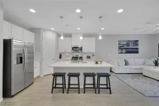 Photo #2: 2746855 Listing 