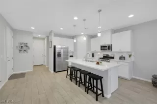 Photo #3: 2746855 Listing 