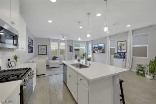 Photo #6: 2746855 Listing 