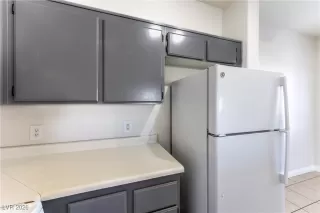 Photo #3: 2746870 Listing 