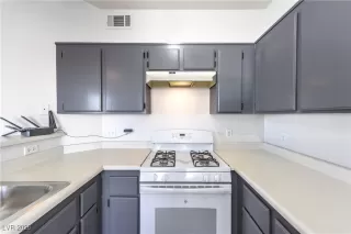 Photo #4: 2746870 Listing 