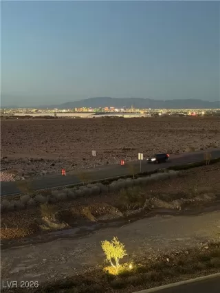 Photo #2: 2746871 Listing