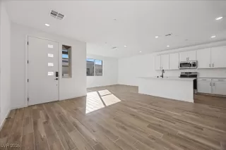 Photo #5: 2746897 Listing 