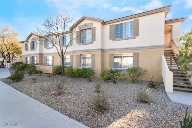 MLS: 2746902 Condo For Sale