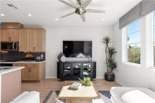 Photo #6: 2746906 Listing