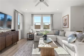 Photo #2: 2746914 Listing 