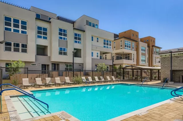 MLS: 2746928 Condo For Sale