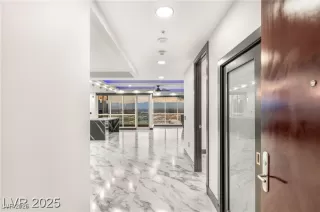 Photo #3: 2746941 Listing