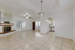 Photo #5: 2746952 Listing