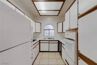 Photo #6: 2746952 Listing