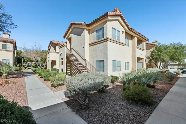 MLS: 2746963 Condo For Sale