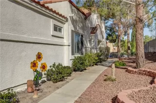 Photo #1: 2746967 Listing 