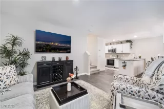 Photo #1: 2746974 Listing