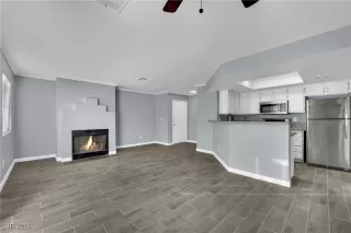 Photo #6: 2746986 Listing