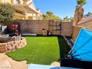 Photo #3: 2747000 Listing 