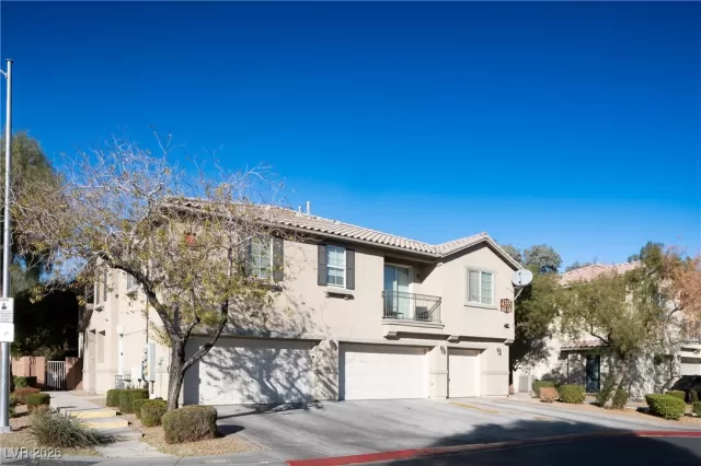 MLS: 2747013 Condo For Sale