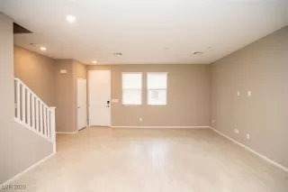 Photo #5: 2747020 Listing 