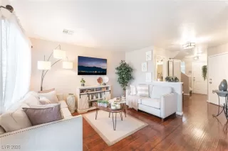 Photo #1: 2747041 Listing 