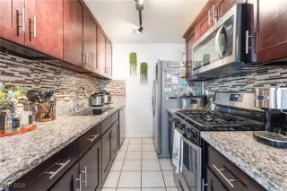 Photo #5: 2747041 Listing 