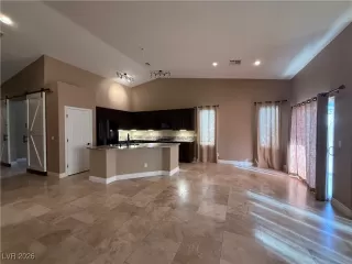 Photo #1: 2747075 Listing