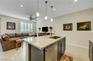 Photo #5: 2747097 Listing 