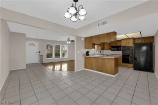 Photo #6: 2747109 Listing 