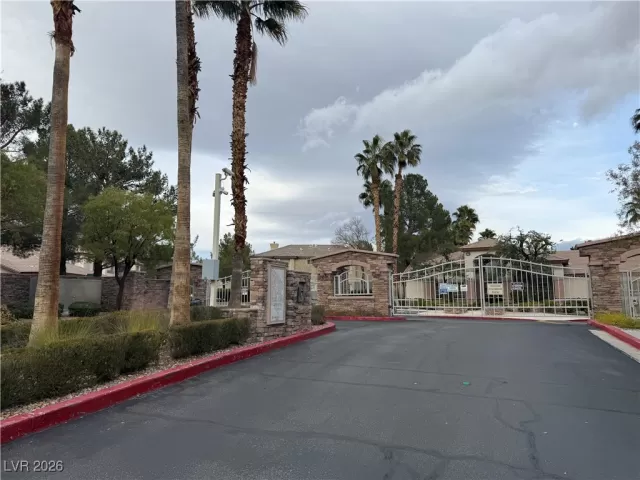 MLS: 2747123 Condo For Sale