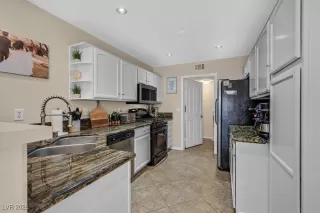 Photo #2: 2747178 Listing 