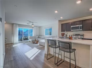 Photo #4: 2747240 Listing 