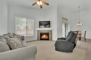 Photo #4: 2747260 Listing