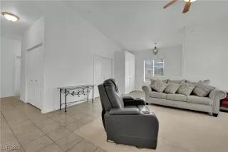 Photo #5: 2747260 Listing