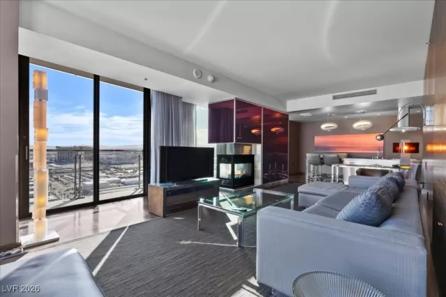 MLS: 2747299 Condo For Sale