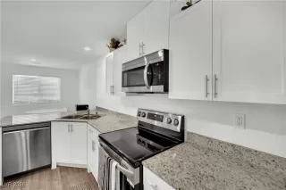 Photo #5: 2747319 Listing 