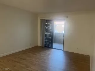 Photo #4: 2747339 Listing