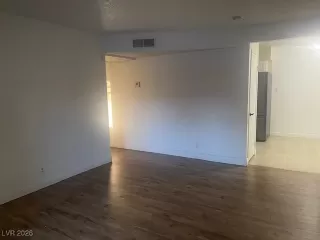 Photo #5: 2747339 Listing