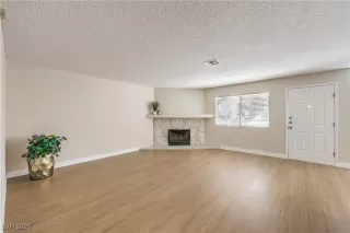 Photo #3: 2747440 Listing