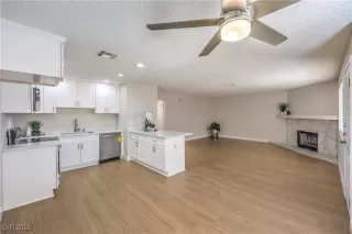 Photo #5: 2747440 Listing