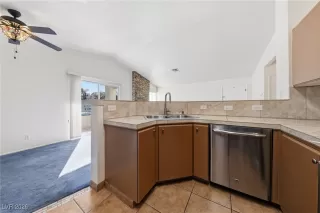 Photo #3: 2747451 Listing