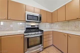 Photo #4: 2747451 Listing